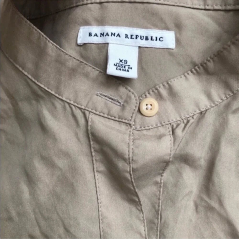 Banana Republic 100% Silk Blouse - Picture 7 of 7